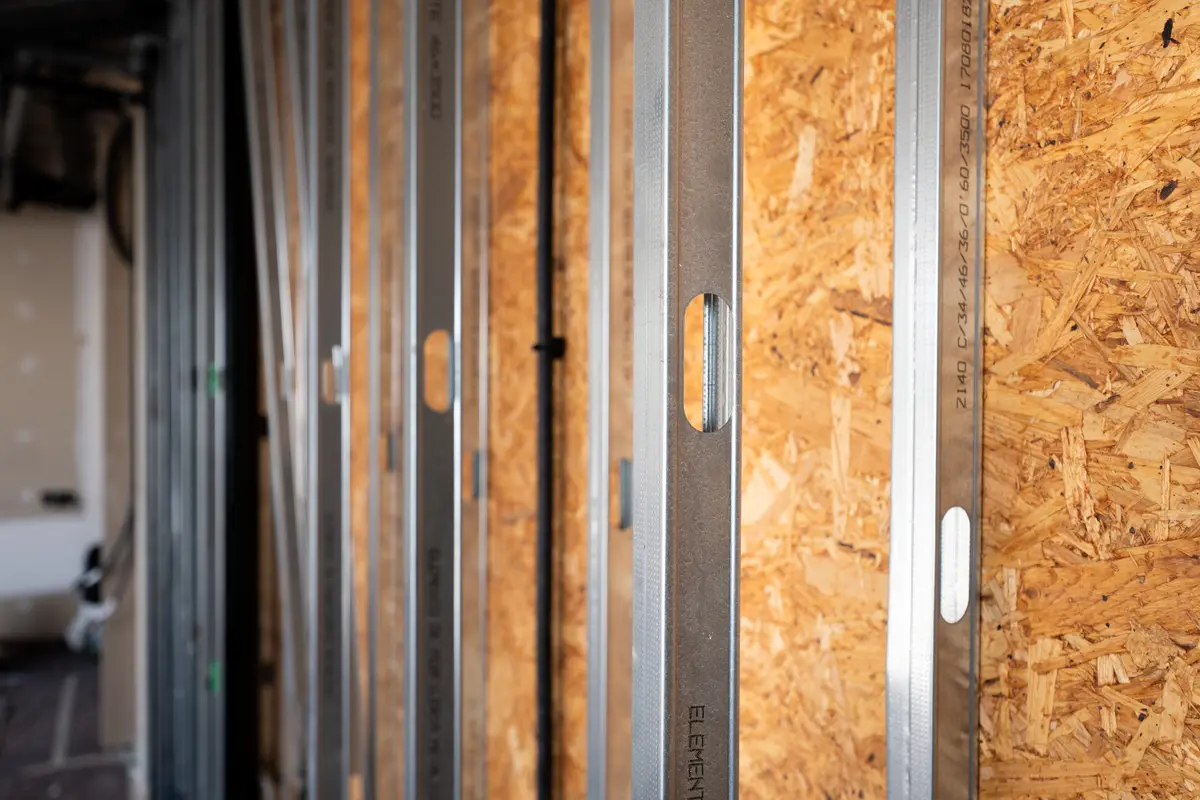 Cómo Aislar del Ruido un Piso en Mallorca: Guía Completa 2026 — Aislamiento, Pladur Mallorca