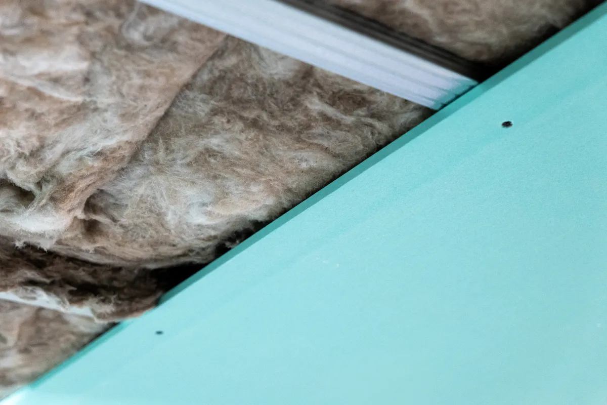 Instalación de tabiques de pladur frente a obra tradicional en Mallorca